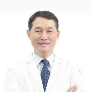 [전문의 칼럼] '얼굴 빨개짐과 화끈거림, 홍조인지 민감성 피부인지 구분해야