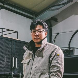 “문득 발견한 밤의 신비, 유리에 담았죠”