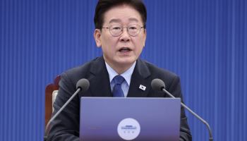 李대통령 지지율 '33.8%' 또 최저…20대 18.8%[리얼미터]