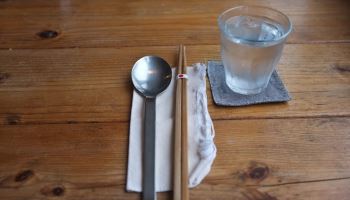 "식당 테이블 찝찝해 깔았는데"…'이것' 인쇄된 냅킨, 오히려 독?