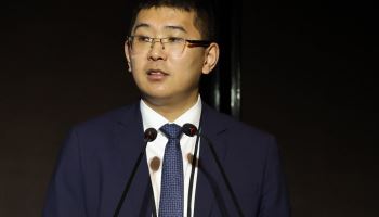 2026 동아시아미래포럼에서 기조연설하는 두펑 한국화웨이기술유한회사 대표