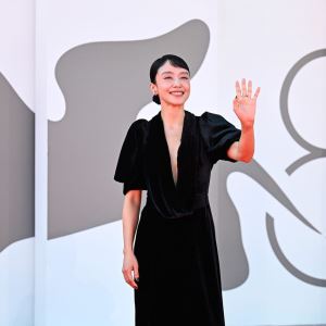 전도연, 다시 세계의 중심에… 베네치아 넘어 오스카까지