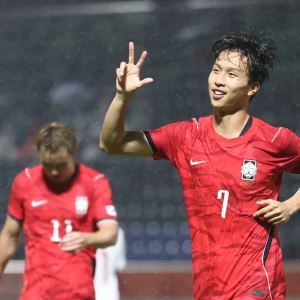 '엄지성 전반 해트트릭' 한국, 카타르에 4-1 대승...AG 4연패 산뜻한 출발