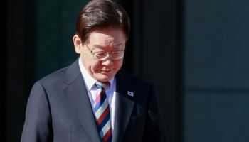 李대통령 지지율 35.9%…전 연령서 '부정' 우세 [KSOI]