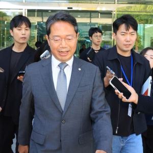 '식약처 로비' 의혹 김승원, 전격 자진 사퇴…"결단 존중" VS "재수사"