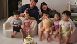 손바닥만 했던 ‘기적의 다섯쌍둥이'…2년 뒤 이렇게 컸다