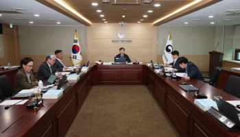 YTN 안건서 불거진 방미통위 정족수 논란…회피 위원도 의사정족수 포함