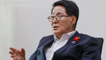 박지원 "정부, DMZ·北포로 송환, 설명하라" 정면 비판