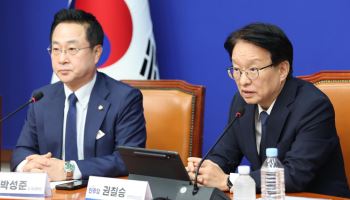 與 “유시민 비판, 과유불급... 조희대는 정치길 걷는 모습”