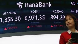 박스피 지겹다…개미들, S&P500 ETF 5000억 쓸어담아