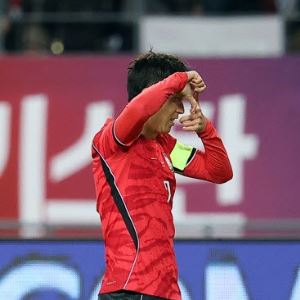 손흥민, 프리킥으로 A매치 최다 59호골…'드디어 차범근 넘었다'
