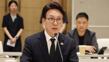 김민석, 조희대 겨냥 "재제청 문제 처리 못하면 그만두는 게 나아"