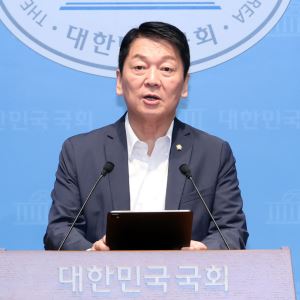 안철수 "아시안게임 金 군면제 없앨 때…李대통령 결단해야"