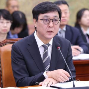 [포토]국정감사, '답변하는 최휘영 장관'
