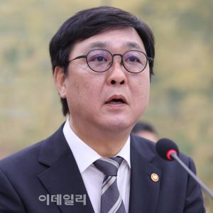 [포토]최휘영, '예술, 체육요원 병역 특례...근본적 종합대책 강구'