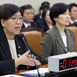 [포토]국정감사, '답변하는 정은경 장관'