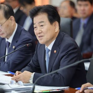 北지뢰에 우리 軍 다쳤는데…'공격' 특정 못한다는 통일부 장관