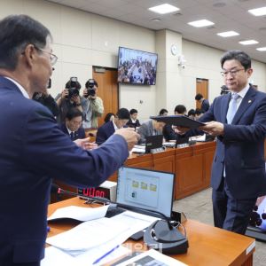 [포토]정무위, '금융위원회, 한국산업은행 국정감사'