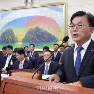 [포토]국정감사, '업무보고하는 박상진 산업은행 회장'