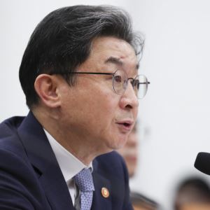 '단종레 졸속 상장' 추궁에…이억원 "ETF 구조 따라 기간 다를 수 있어“