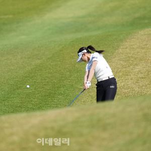 [포토]이예원,버디 향한 임팩트