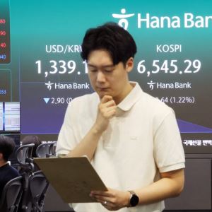 코스피, 외인 ‘팔자’에 6550선 후퇴…삼전·하이닉스 동반 약세
