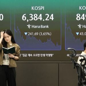 ‘외인 팔자’ 못 버틴 코스피, 결국 두 달 만에 6400선 붕괴