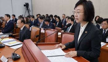 오유경 식약처장 “먹는 알부민 부당광고 매달 단속…거의 전쟁”