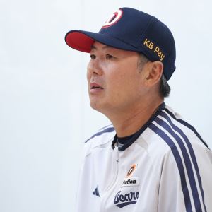 “감독 입장에서 창피한 경기”…하루 만에 끝난 두산의 가을야구