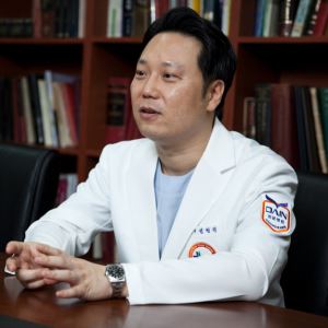 찬 바람 불자 귓속에서 “삐~”… 가을철 심해지는 ‘이명’ 주의