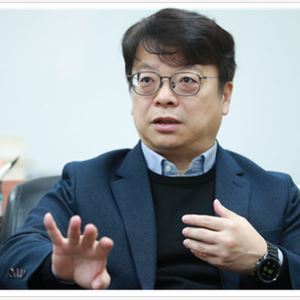 "국민 모두의 대통령, 옳은 방향…성공 서두르다 통합 소홀"