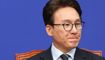 與, 조희대 탄핵 논의 본격화... 金 “탄핵의 ‘ㅌ’자 이미 나와”
