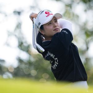 '무관의 상금왕' 꼬리표 뗄까…최혜진, 사흘 연속 선두로 LPGA 첫 승 도전