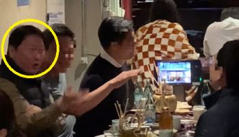 “회장님이 왜 여기에?”…을지로에 뜬 최태원 ‘눈길’
