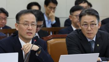 [포토]이형일, '가상자산 과세...여러 상황 충분히 고려해야'