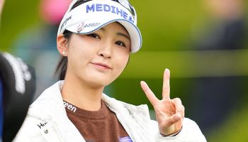 [포토]이예원,우승 도전 브이 미소