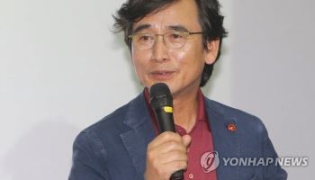 "국민 속여" 쏘아붙인 유시민…李대통령 처벌불원으로 불송치