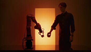英 로봇 스타트업 사상 최대…'한 번 보면 따라하는 AI'에 535억