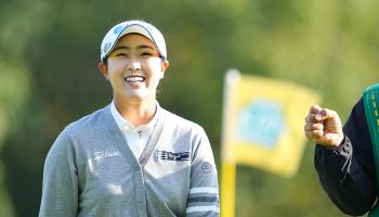 [포토]김민주,첫 홀 버디 성공 미소
